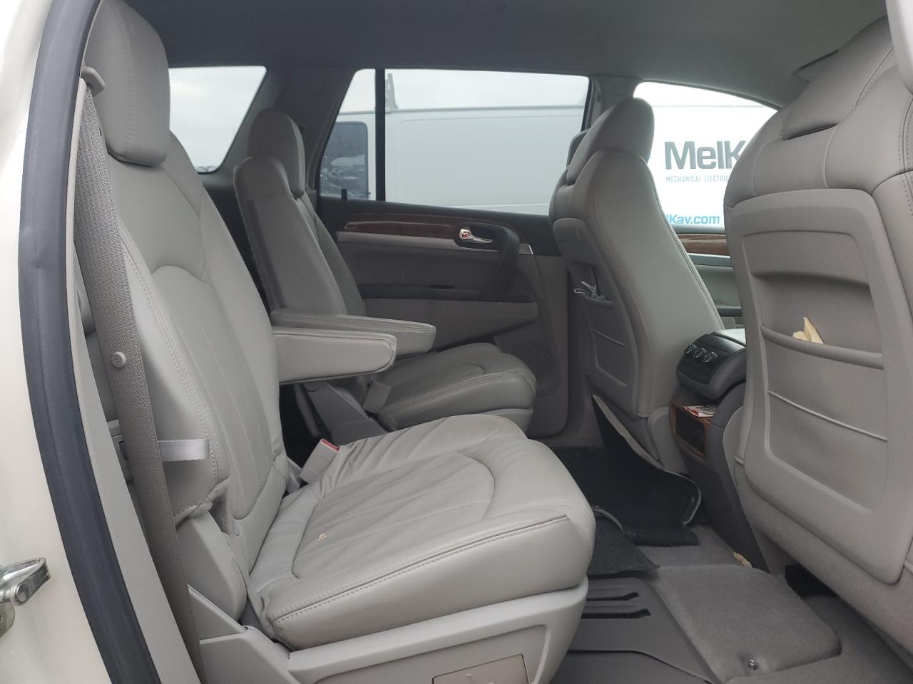 2009 Buick Enclave - Image 11