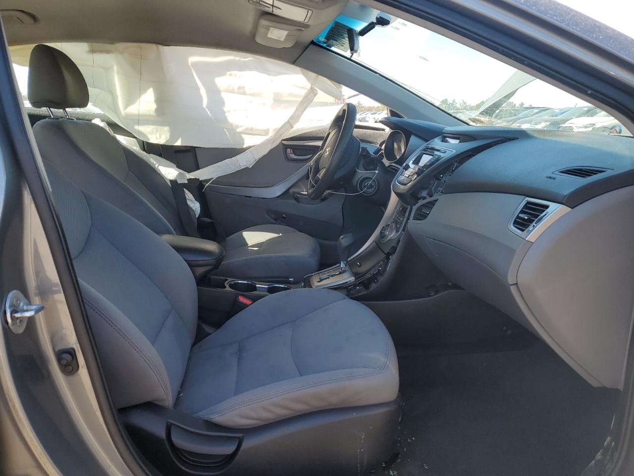 2013 Hyundai Elantra - Image 7