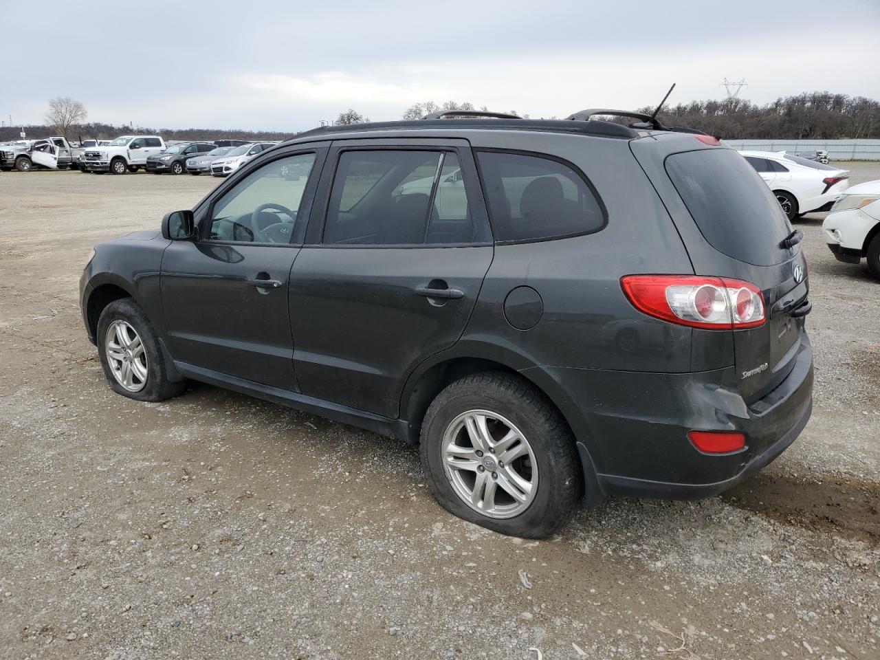 2012 Hyundai Santa Fe - Image 2