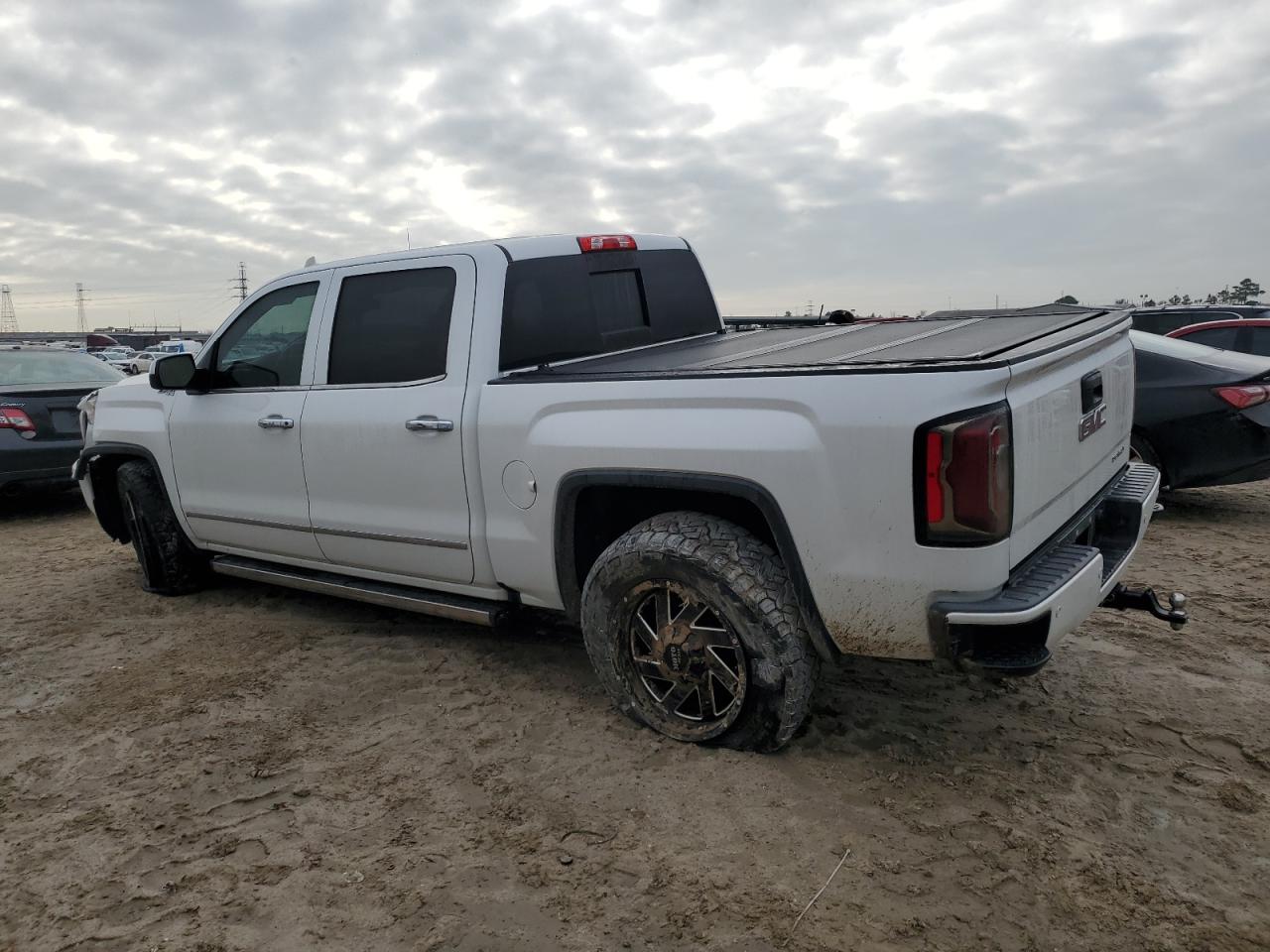 2018 GMC Sierra - Image 2