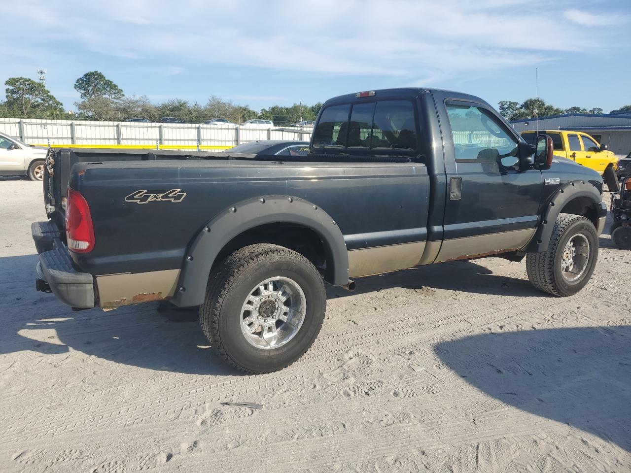 2005 Ford F250 - Image 3