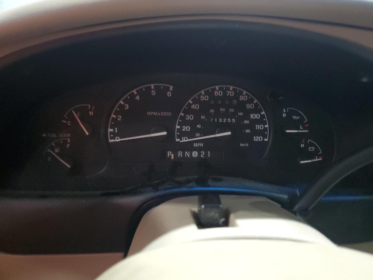 2000 Ford Explorer - Image 9