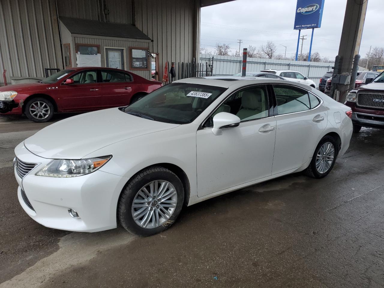 2015 Lexus ES - Image 1