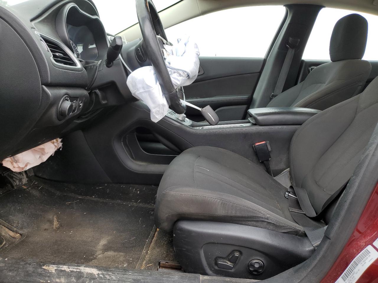2015 Chrysler 200 - Image 7