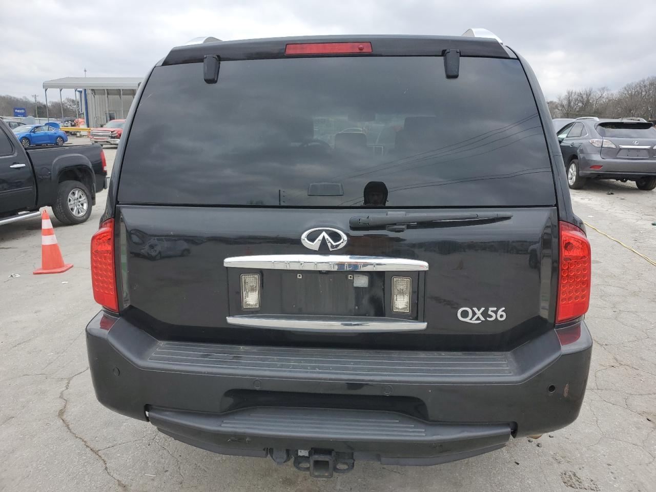 2010 Infiniti QX56 - Image 6