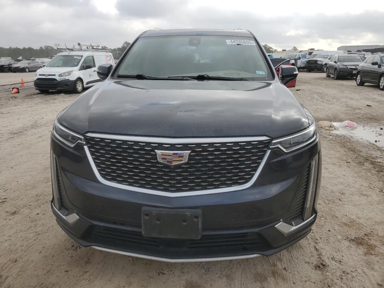 2022 Cadillac XT6 - Image 5