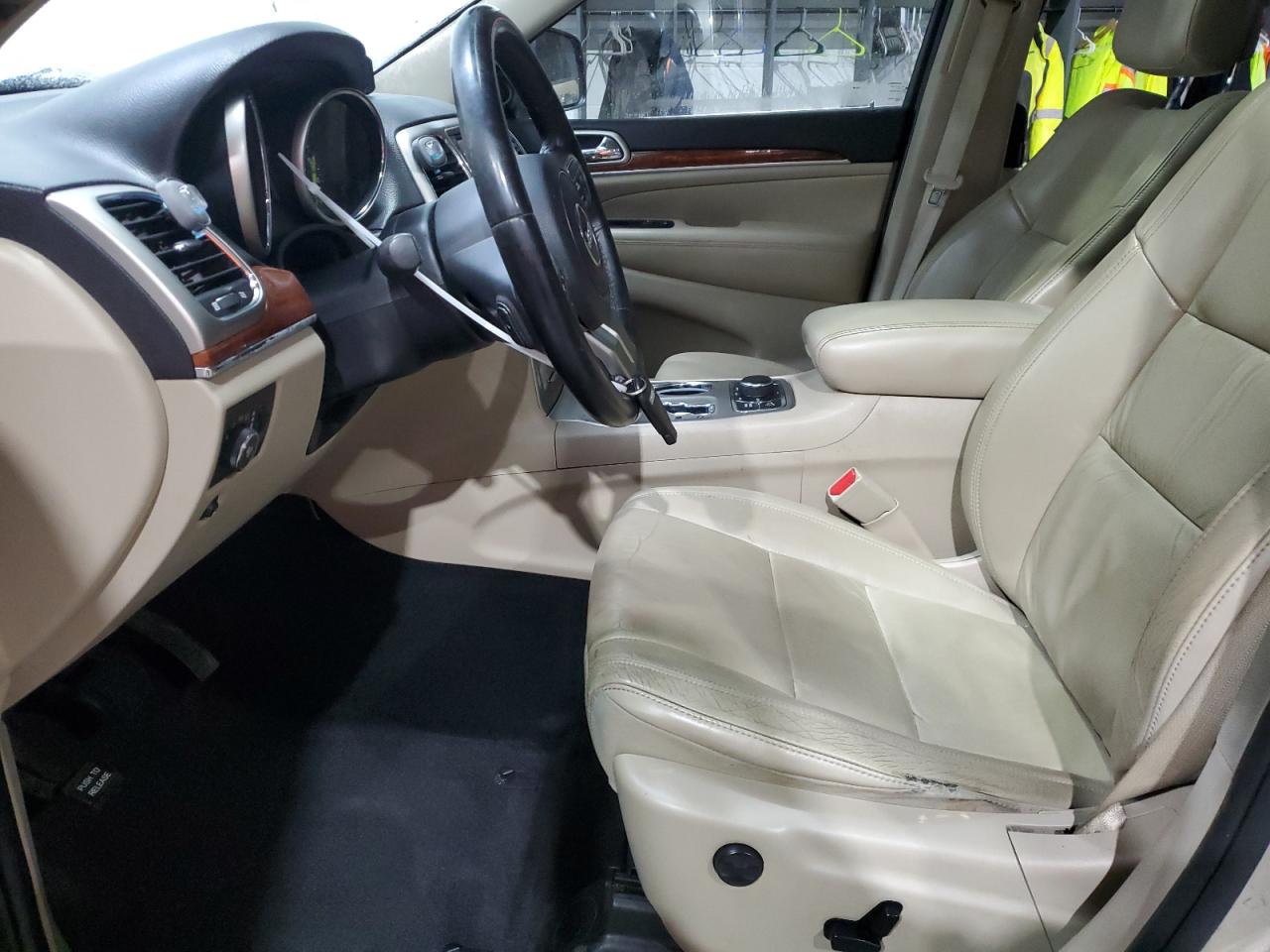 2011 Jeep Grand Cherokee - Image 7