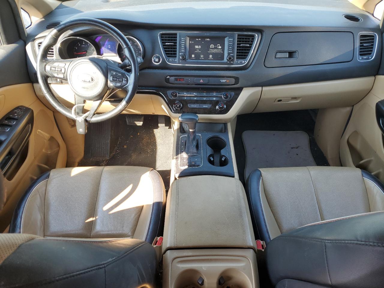 2017 Kia Sedona - Image 8