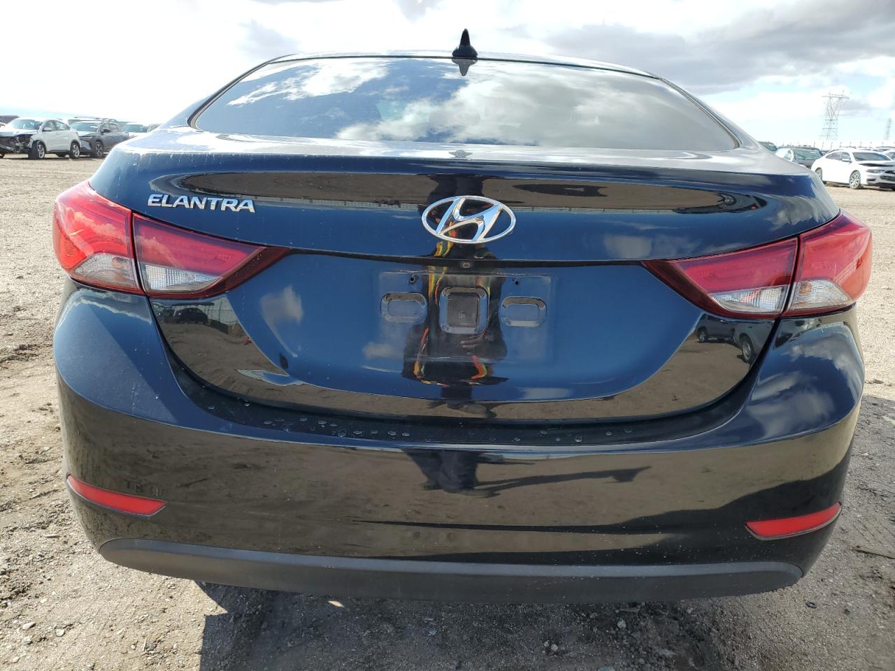 2015 Hyundai Elantra - Image 6