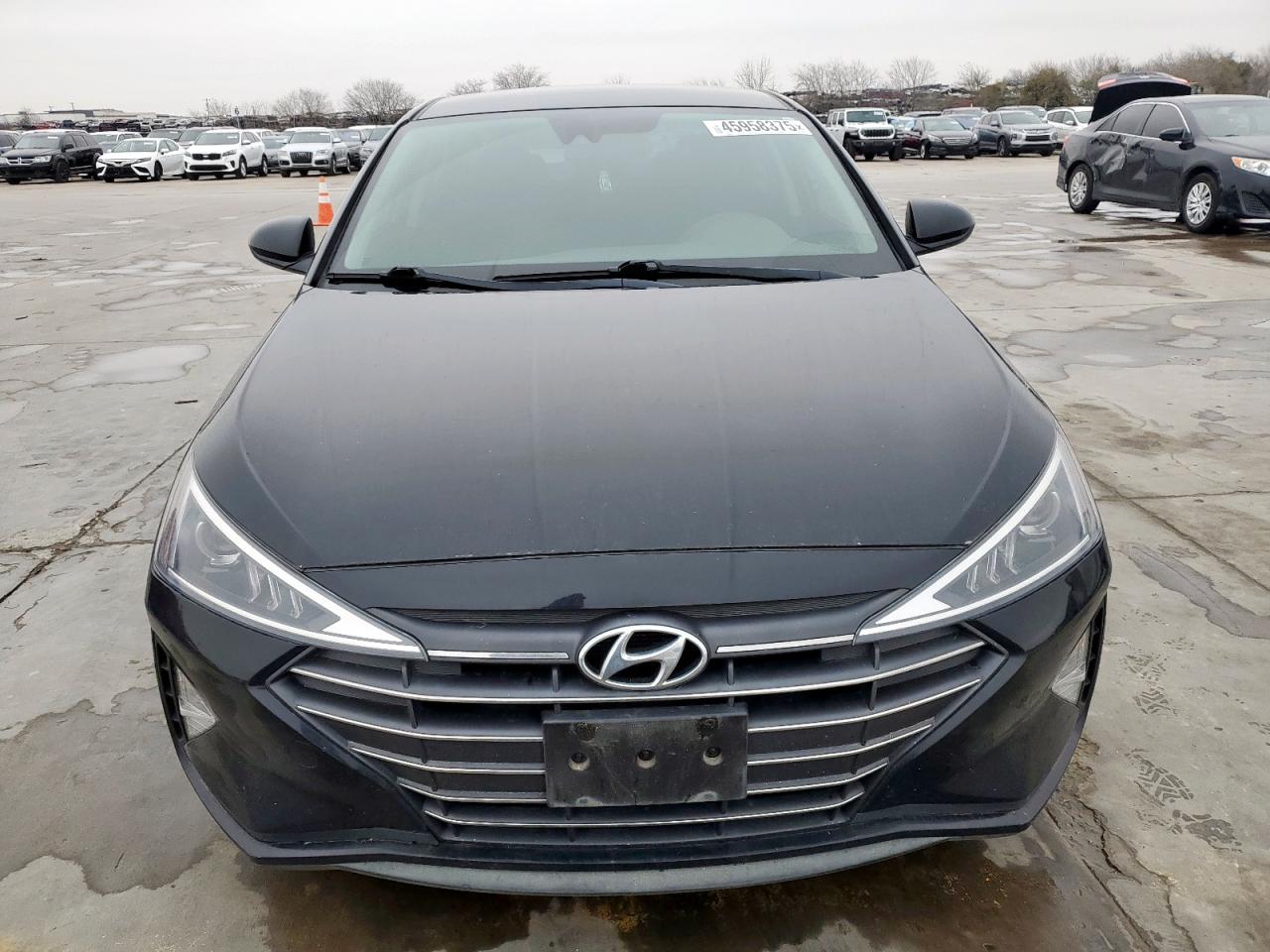 2019 Hyundai Elantra - Image 5
