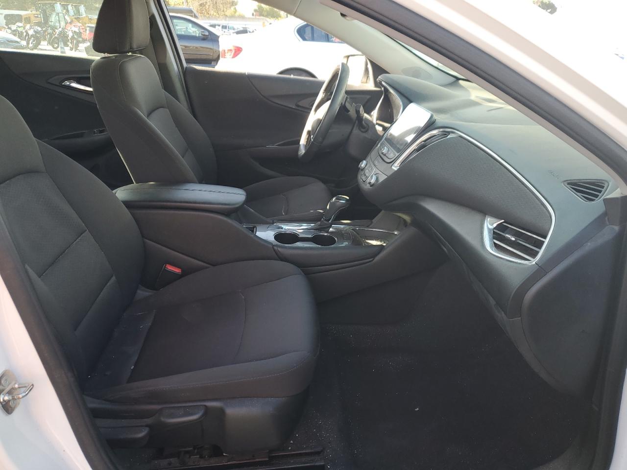 2018 Chevrolet Malibu - Image 7