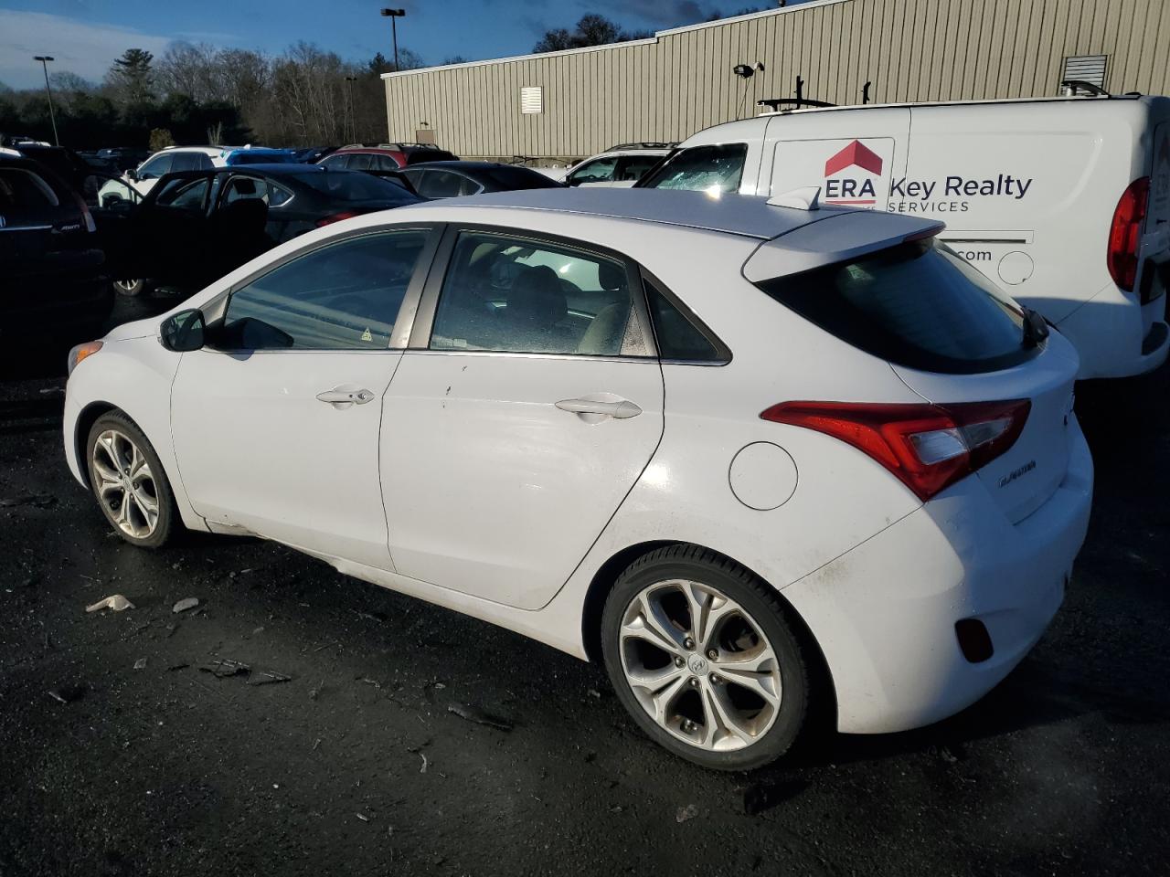 2014 Hyundai Elantra - Image 2