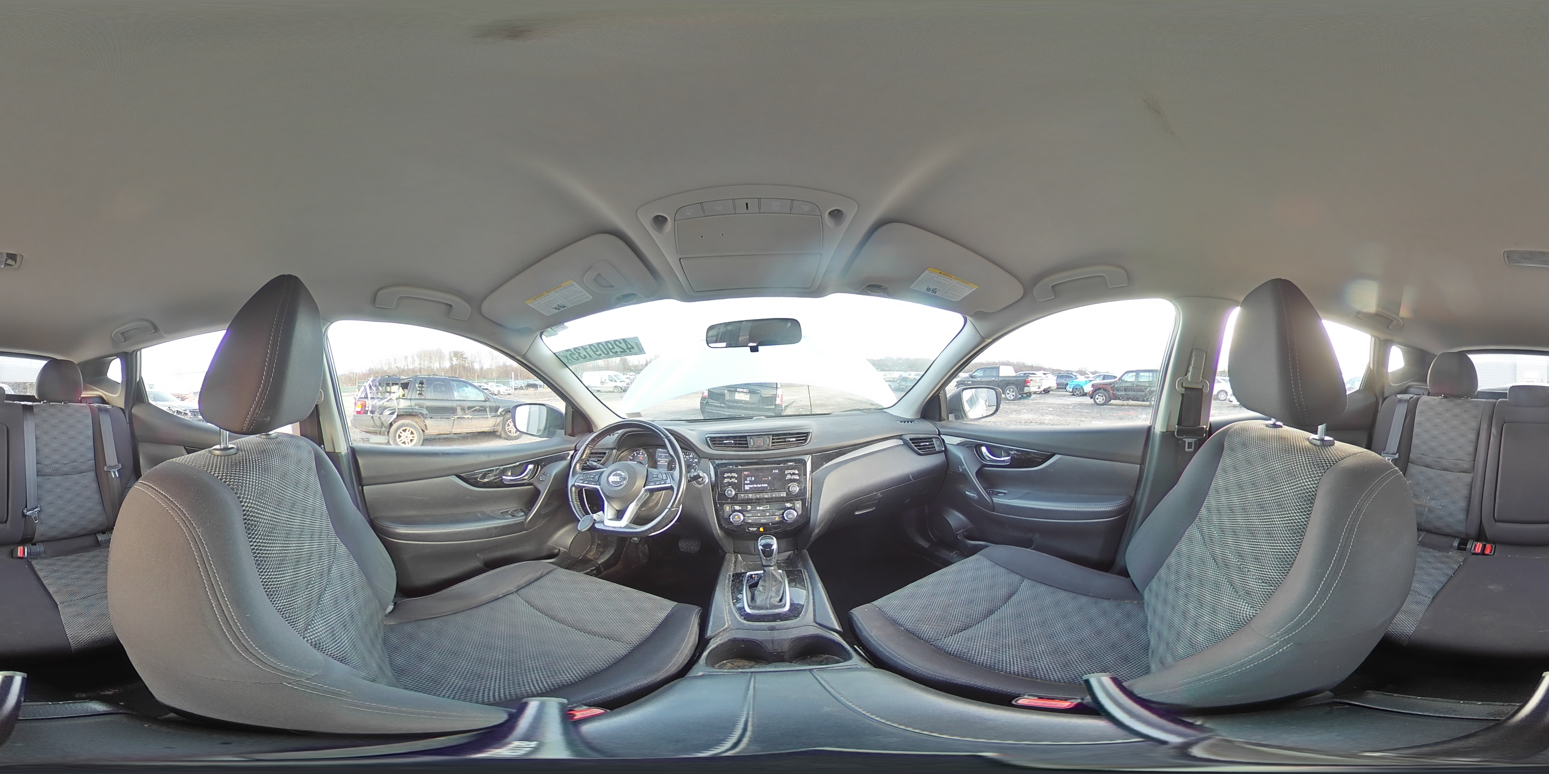 2017 Nissan Rogue - Image 14