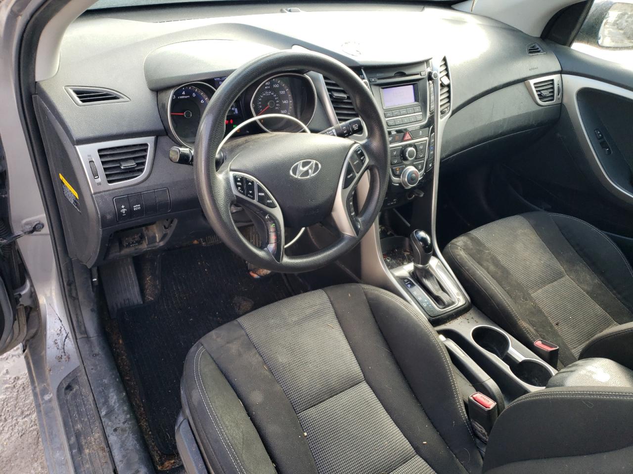 2013 Hyundai Elantra - Image 8