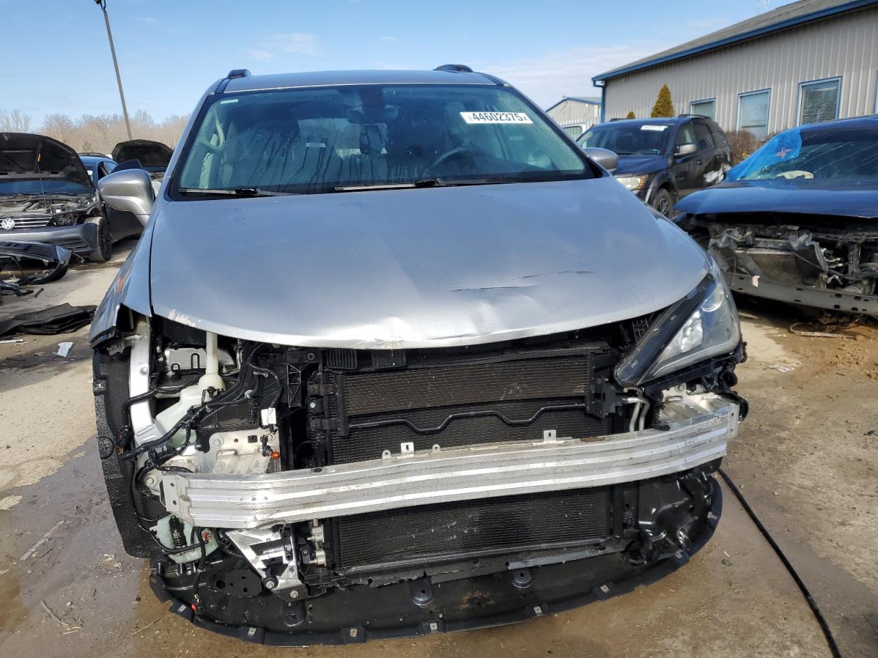 2017 Chrysler Pacifica - Image 5