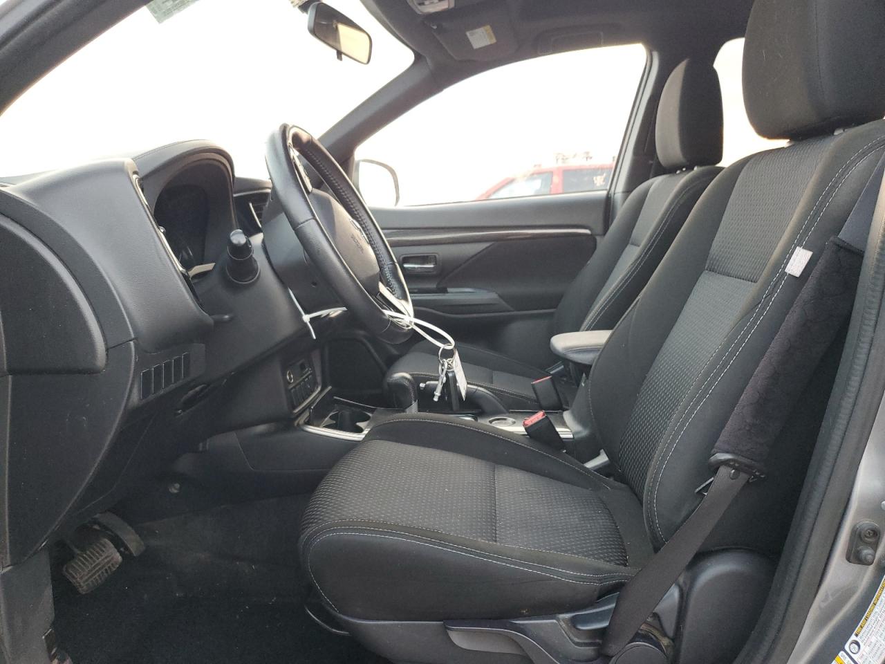 2018 Mitsubishi Outlander - Image 7