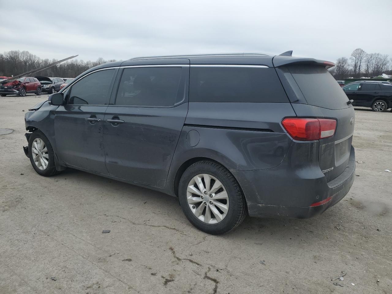 2016 Kia Sedona - Image 2