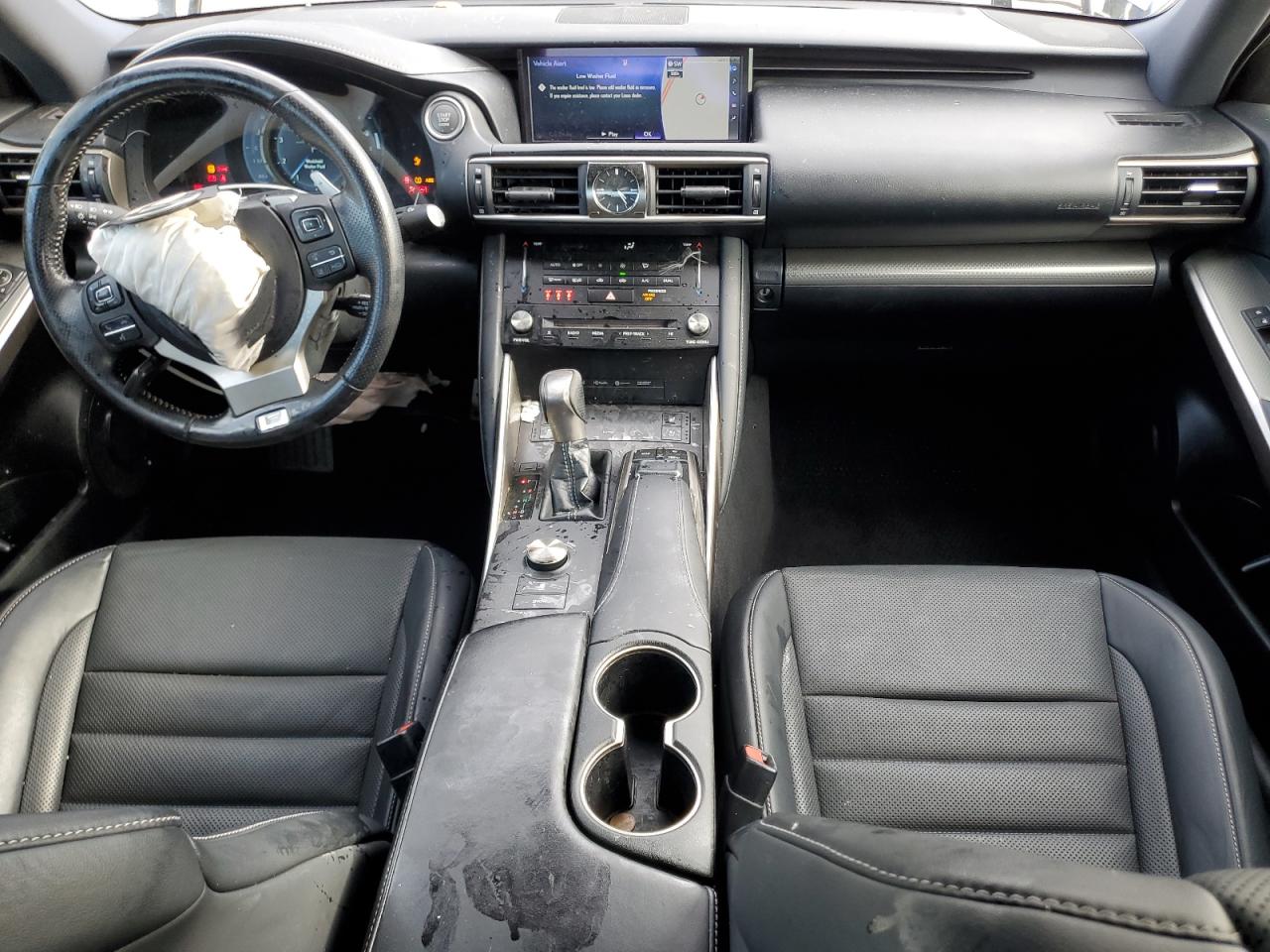 2017 Lexus IS - Image 8