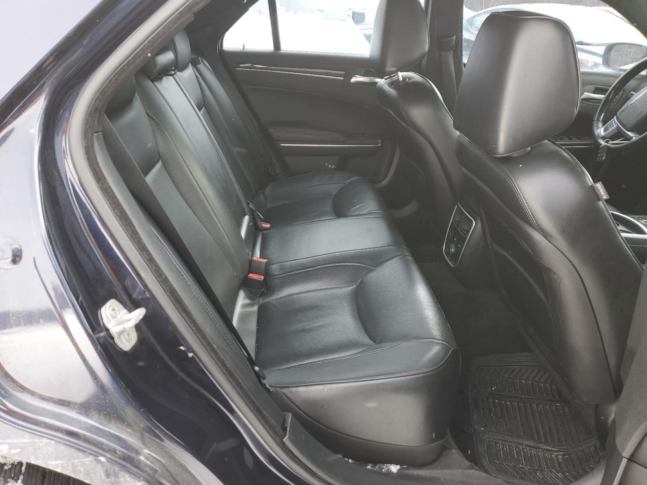2012 Chrysler 300 - Image 10