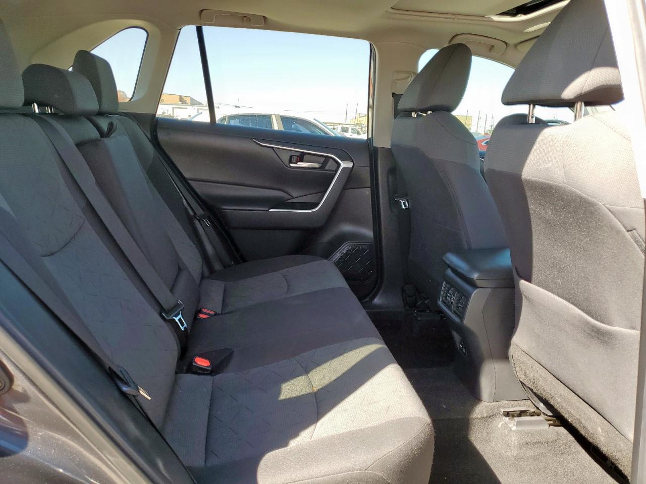 2020 Toyota RAV 4 - Image 11