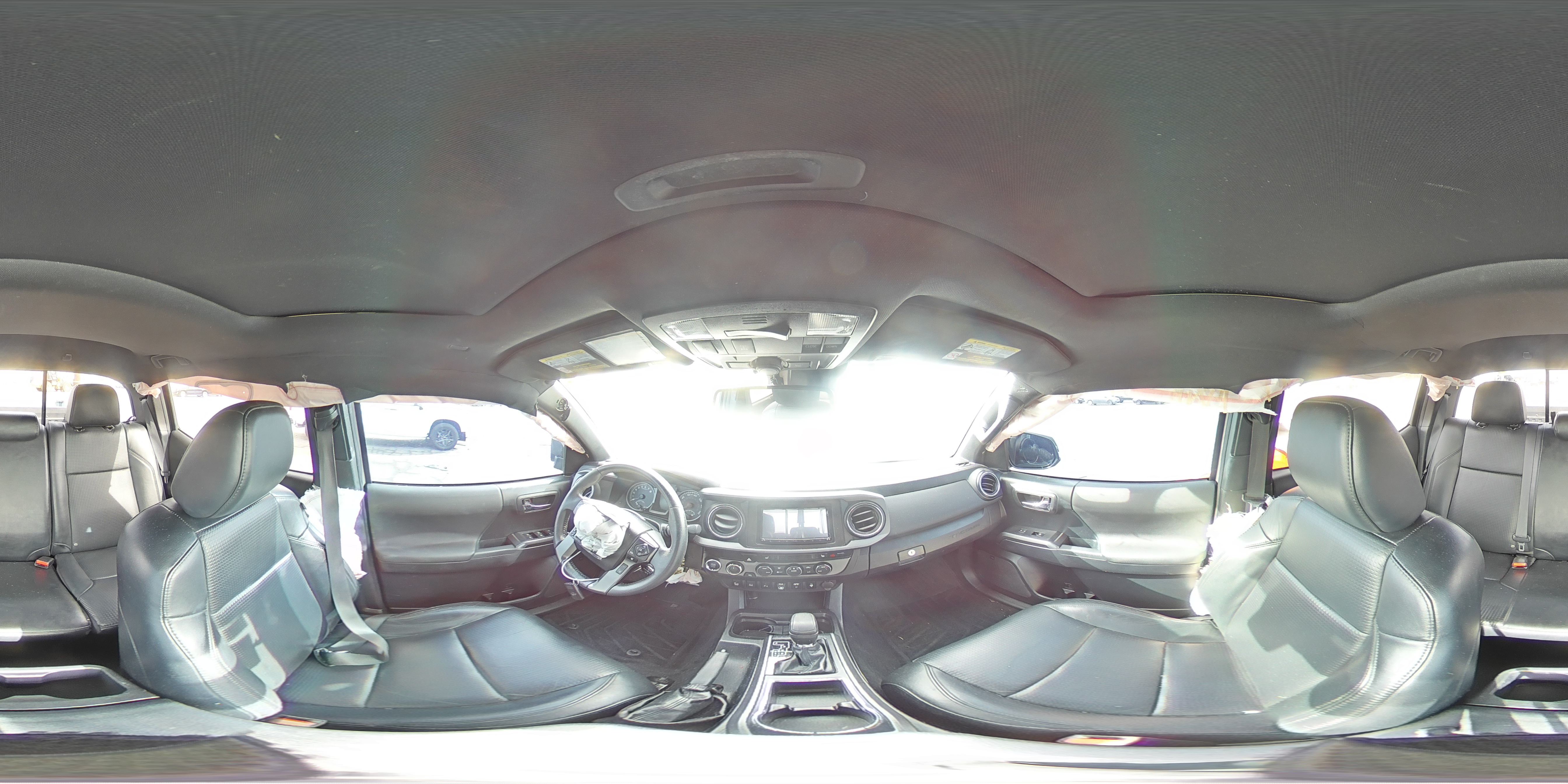 2019 Toyota Tacoma - Image 12
