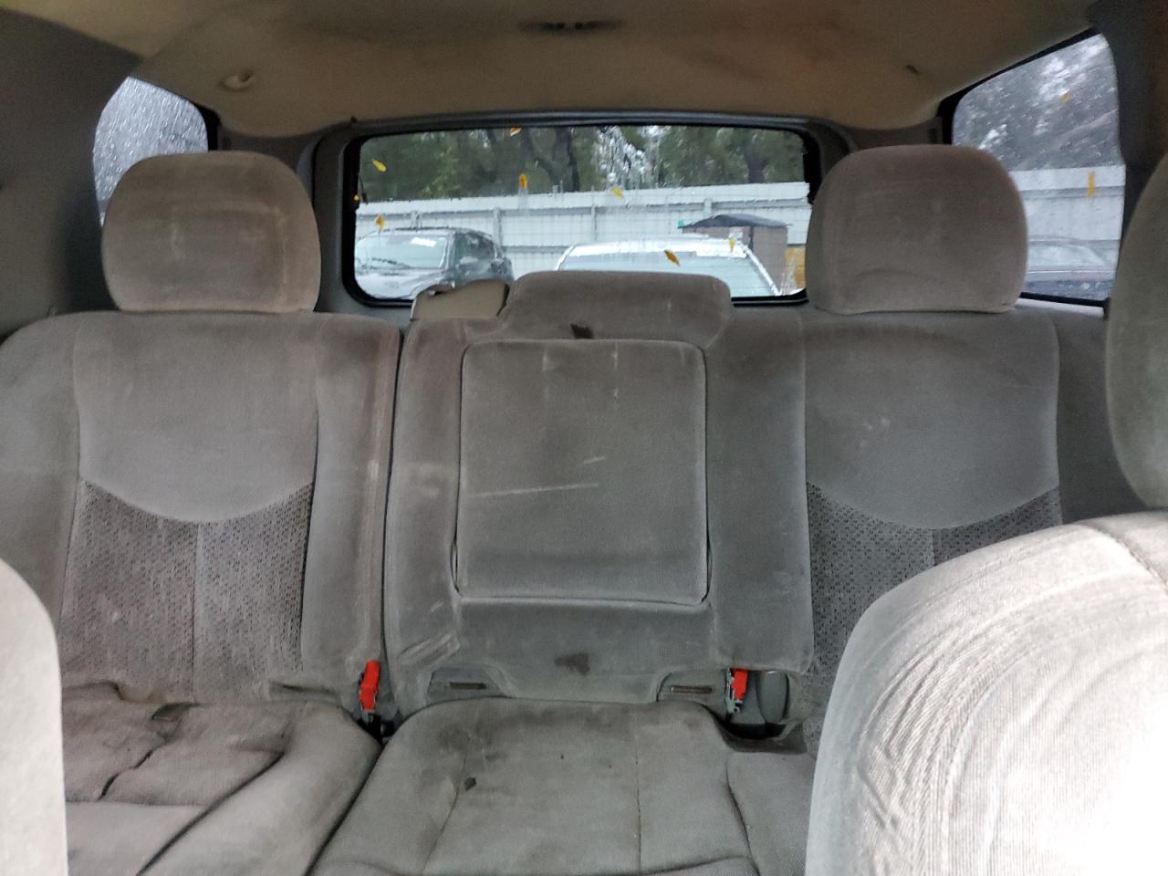 2005 Chevrolet Tahoe - Image 10
