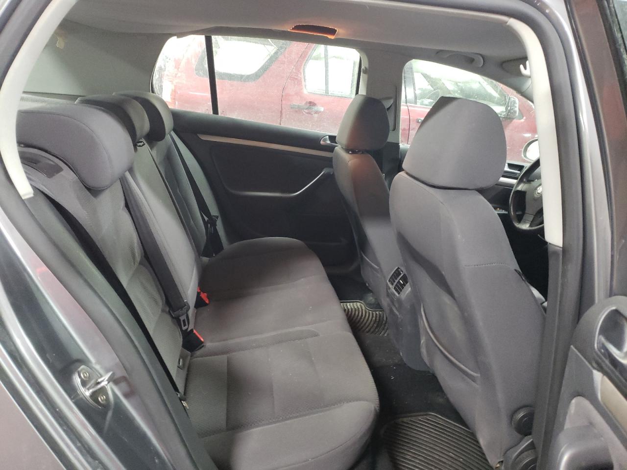 2008 Volkswagen Golf - Image 10