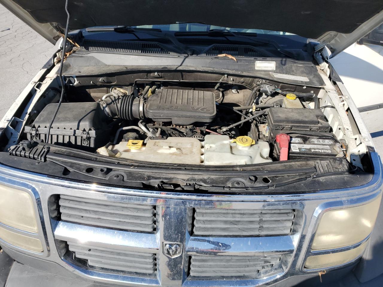 2007 Dodge Nitro - Image 12