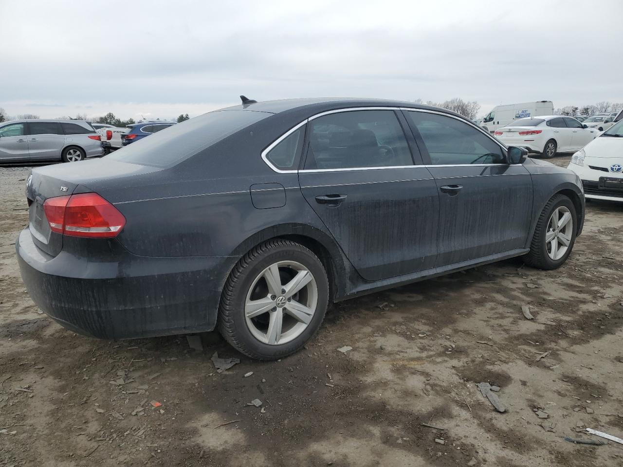 2015 Volkswagen Passat - Image 3