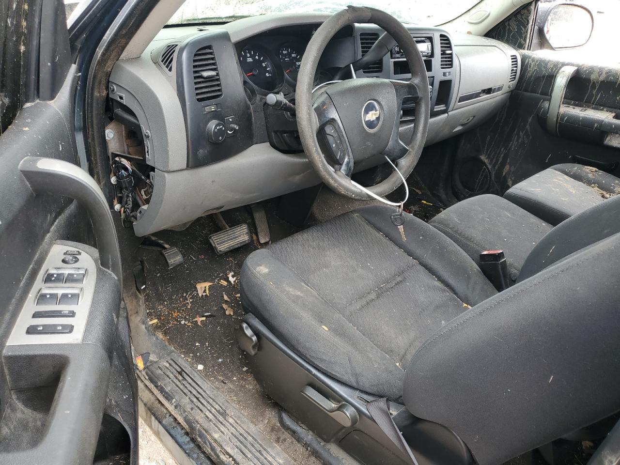 2007 Chevrolet Silverado - Image 8