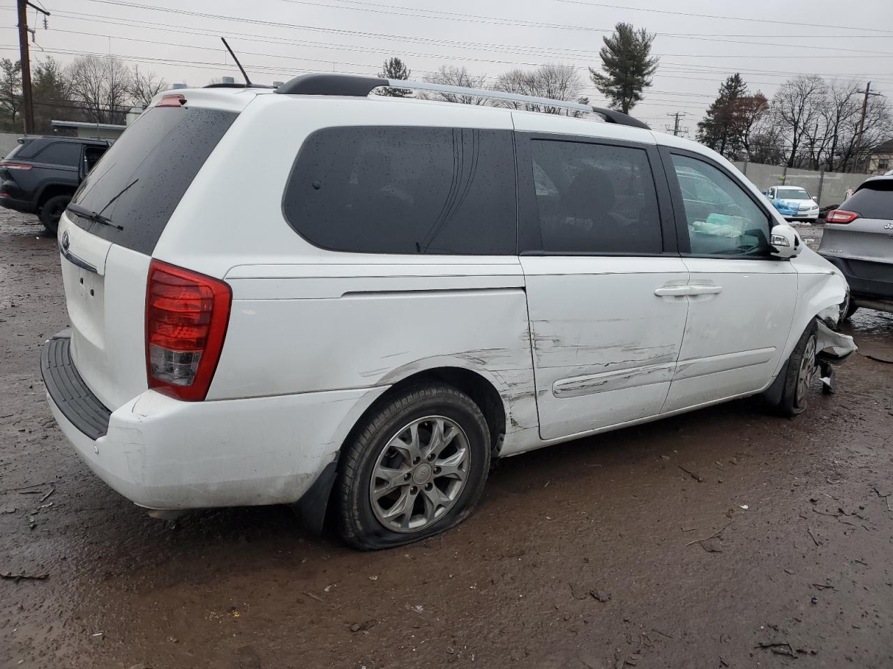 2014 Kia Sedona - Image 3
