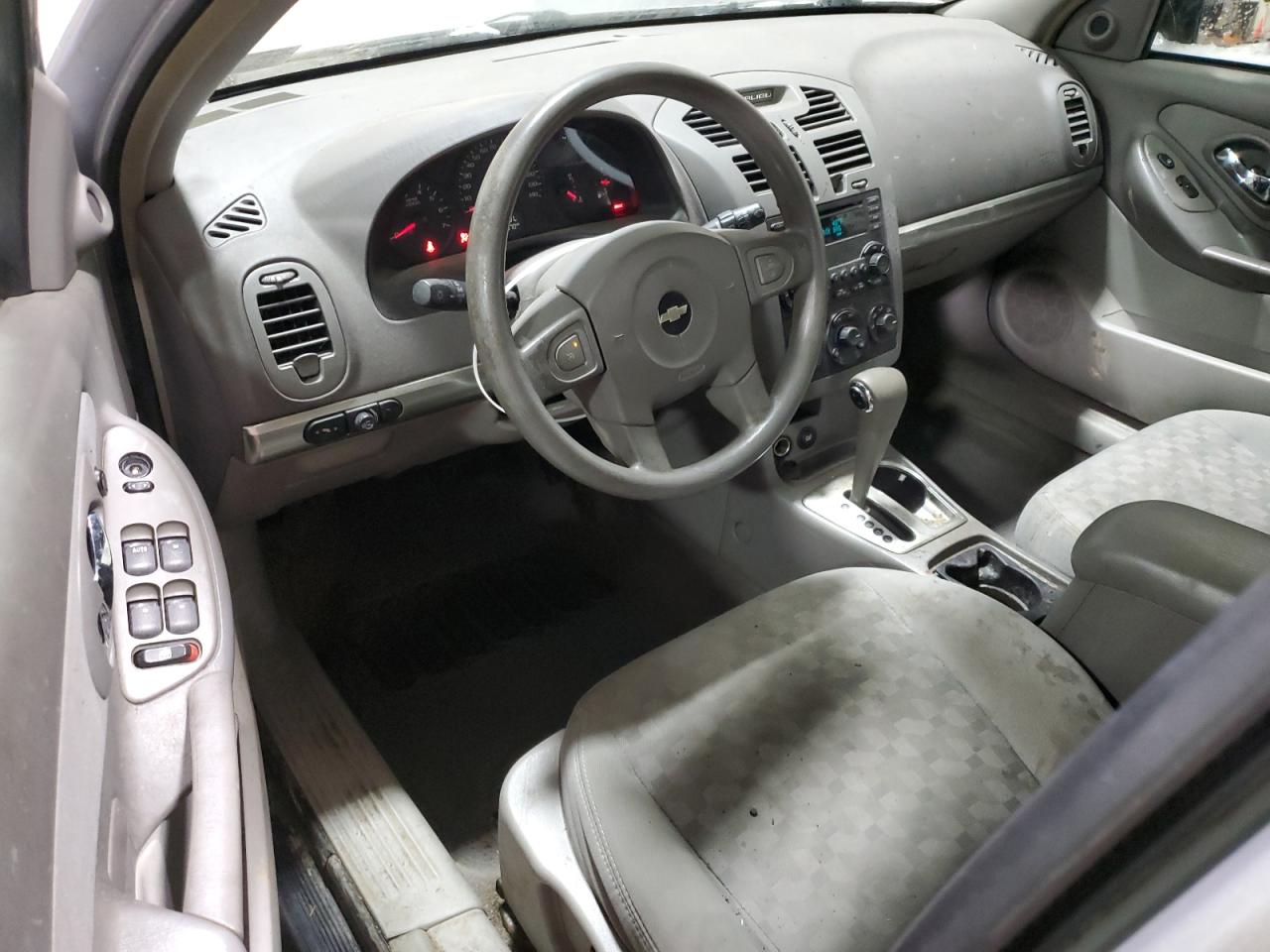 2005 Chevrolet Malibu - Image 8