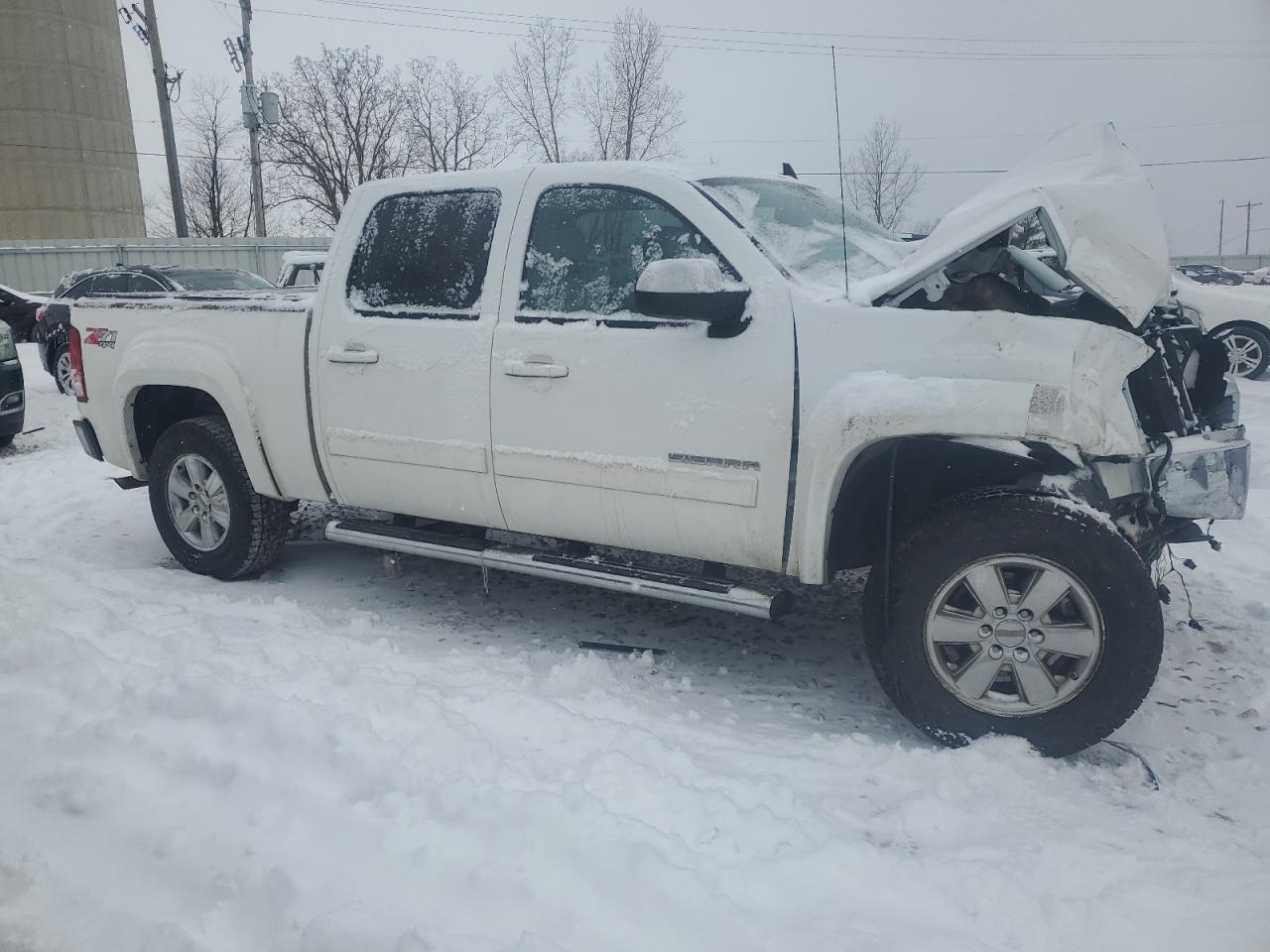 2011 GMC Sierra - Image 4