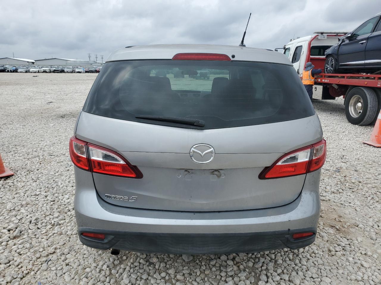 2012 Mazda 5 - Image 6