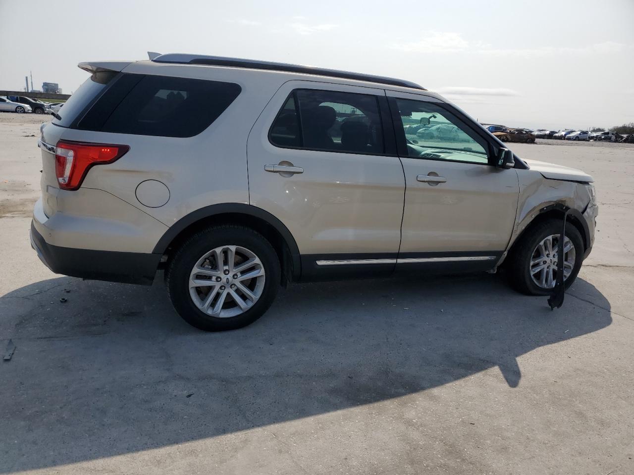 2017 Ford Explorer - Image 3