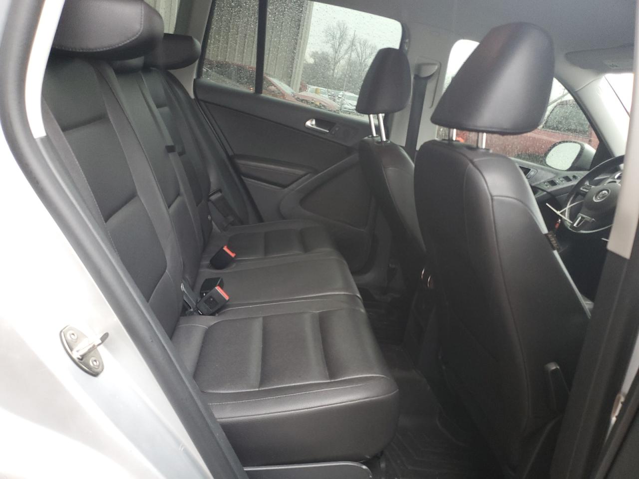 2016 Volkswagen Tiguan - Image 11