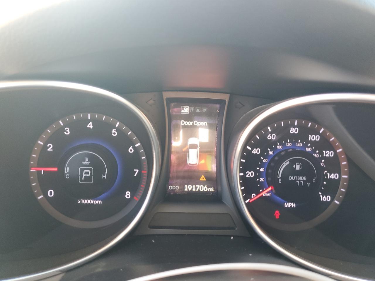 2016 Hyundai Santa Fe - Image 9
