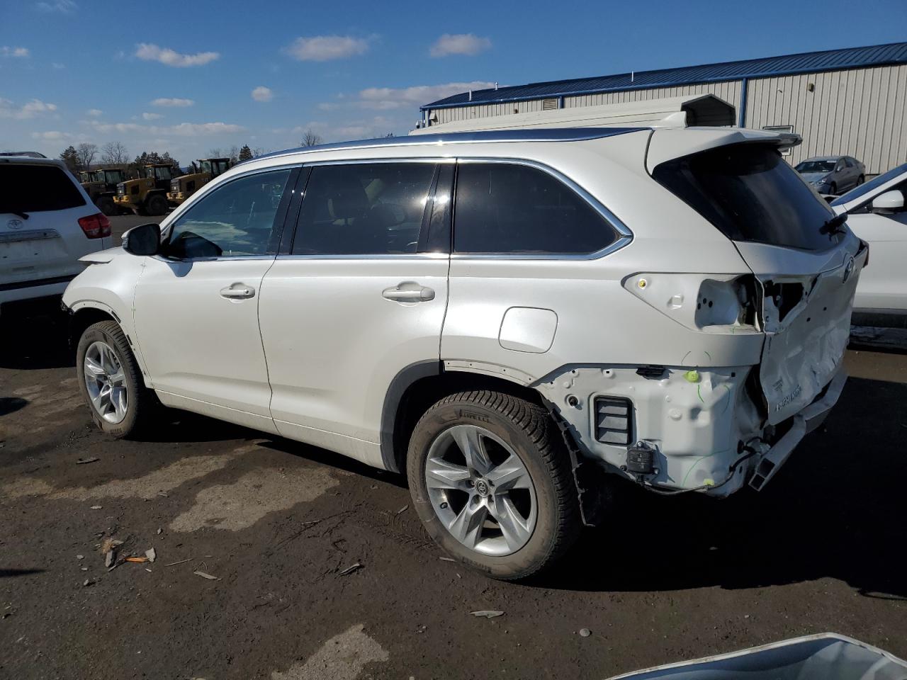 2019 Toyota Highlander - Image 2