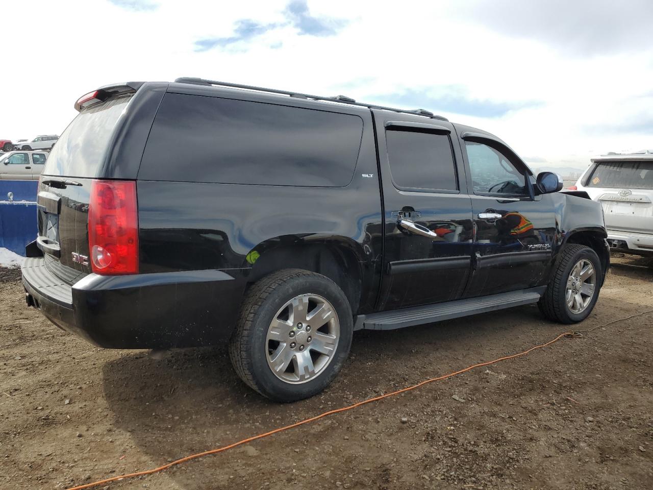 2010 GMC Yukon - Image 3