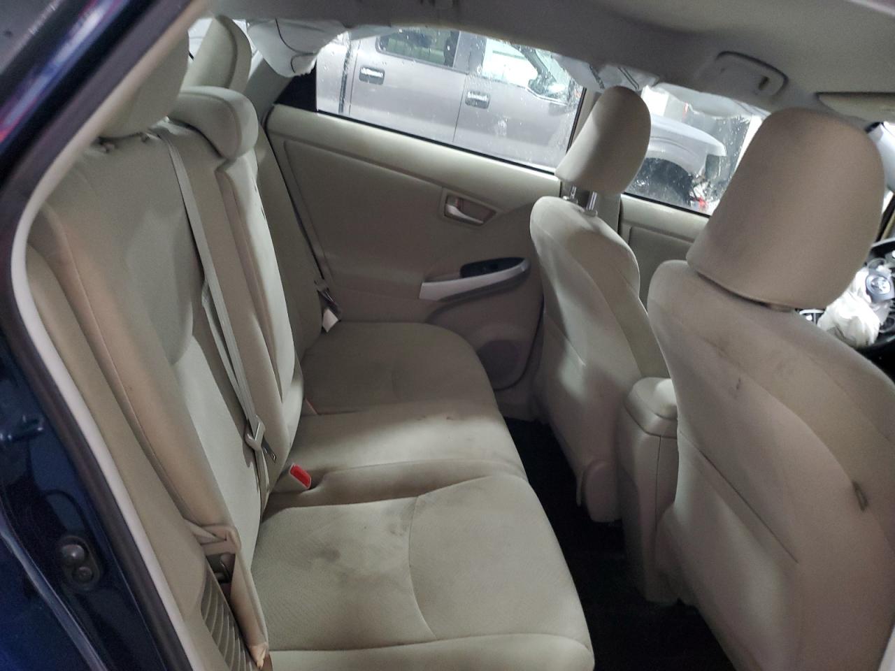 2014 Toyota Prius - Image 10