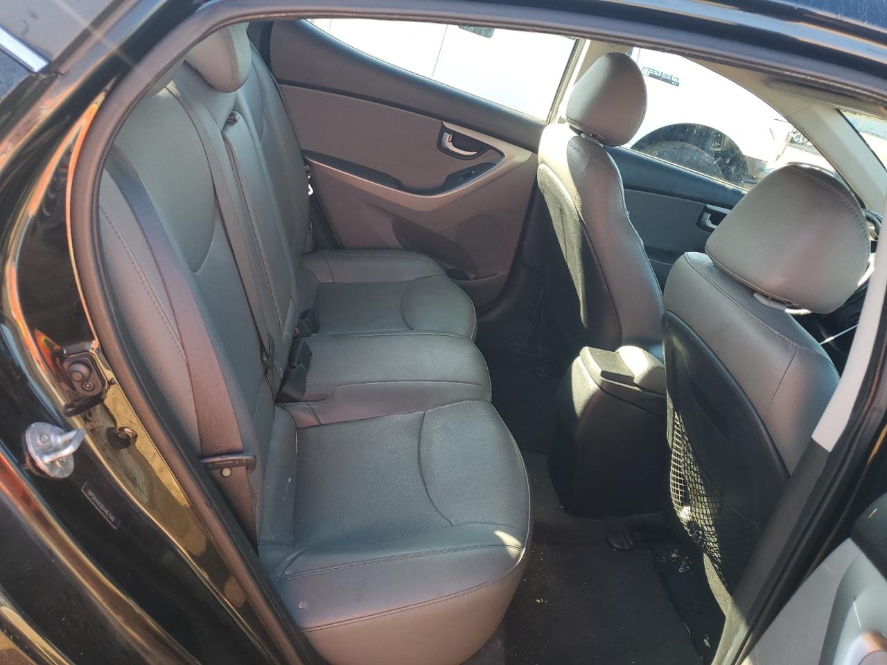 2014 Hyundai Elantra - Image 10