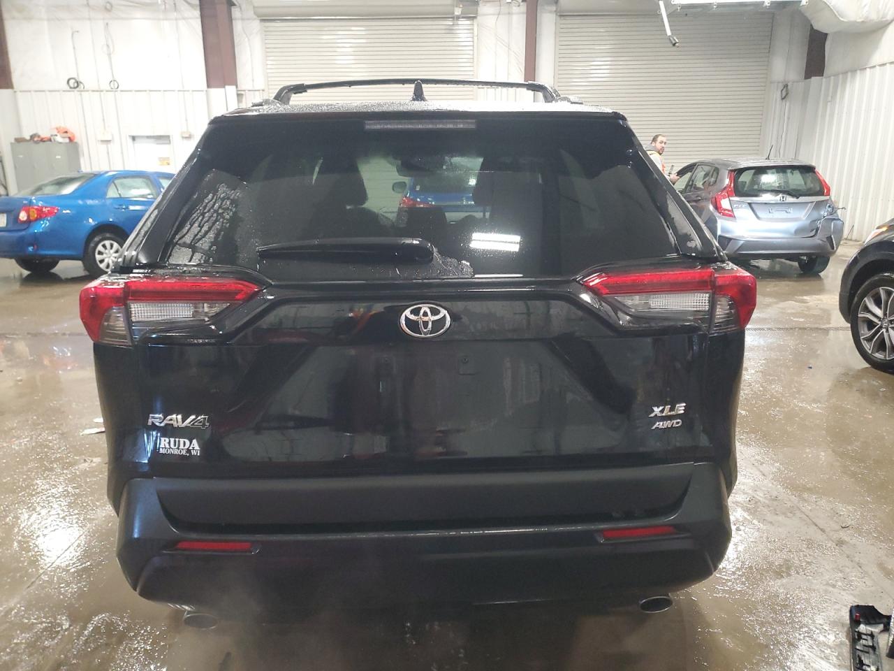 2022 Toyota RAV 4 - Image 6