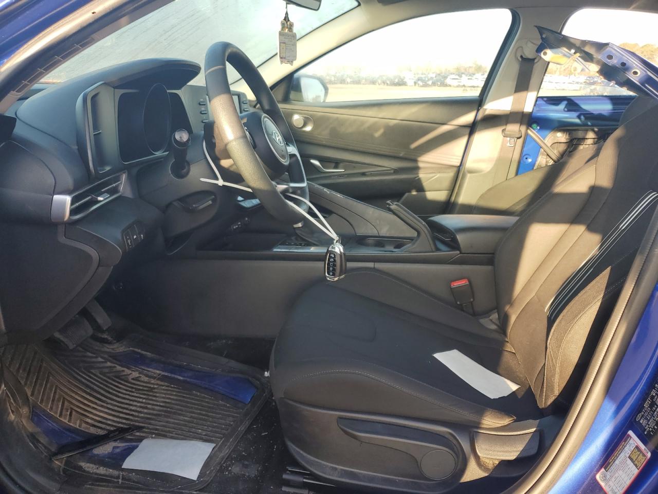 2023 Hyundai Elantra - Image 7