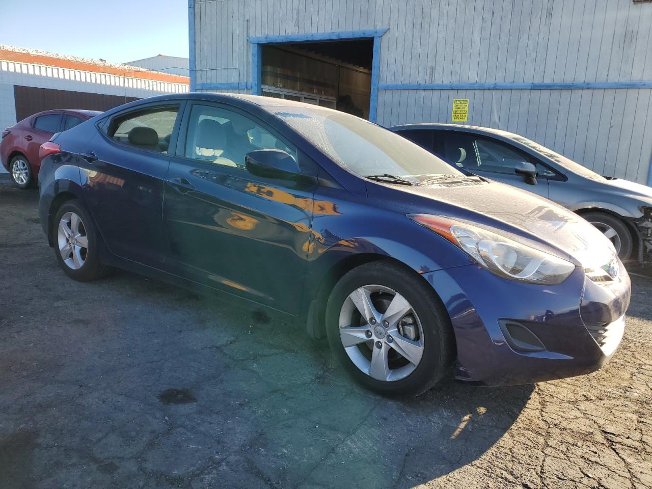 2013 Hyundai Elantra - Image 4