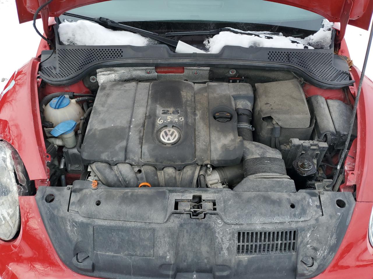 2012 Volkswagen Beetle - Image 12