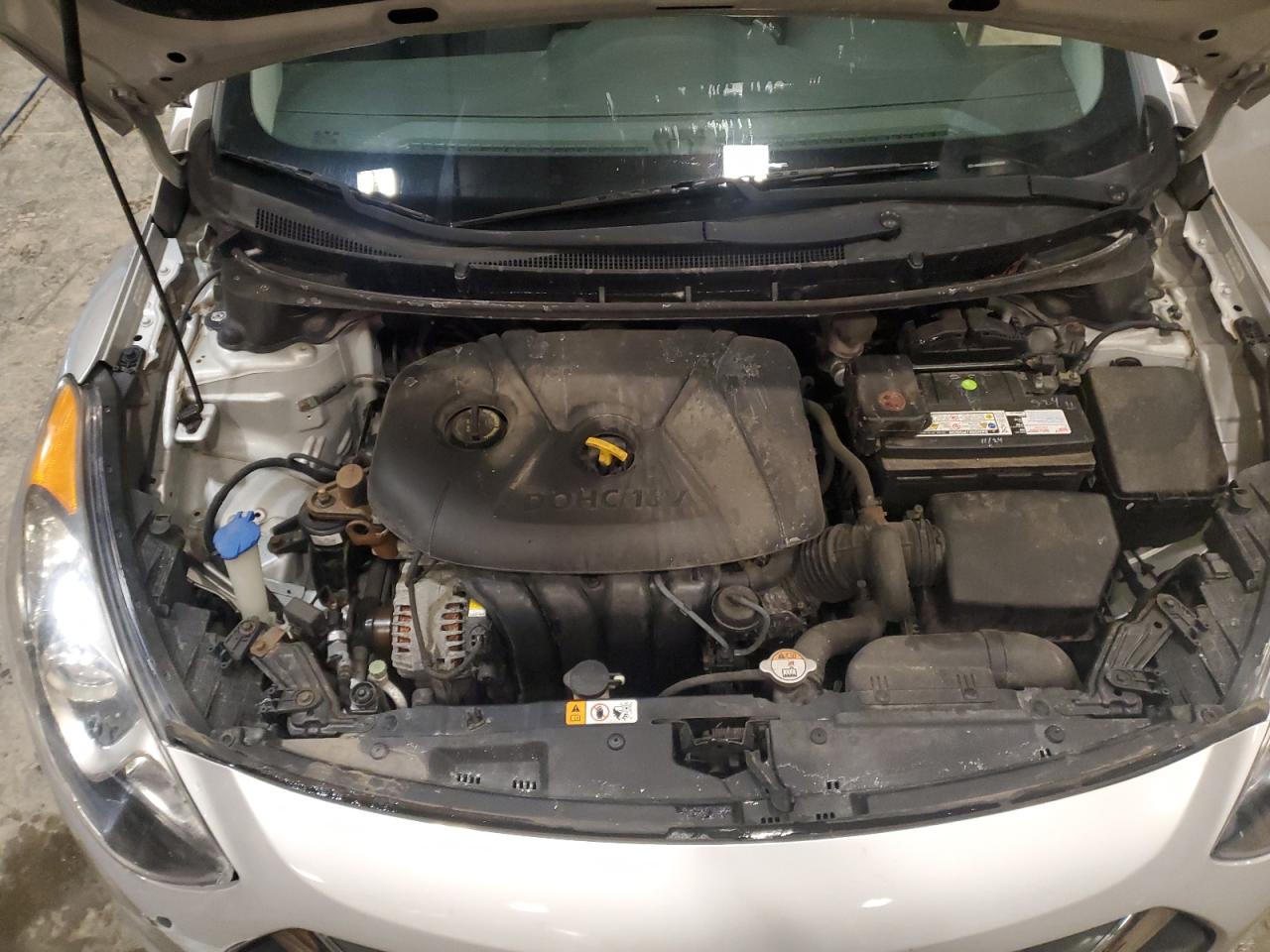 2013 Hyundai Elantra - Image 12