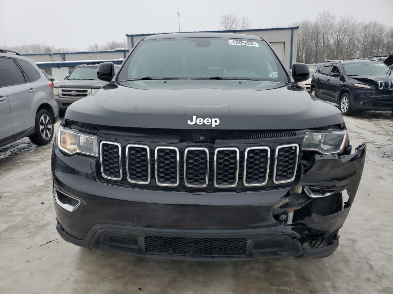 2017 Jeep Grand Cherokee - Image 5