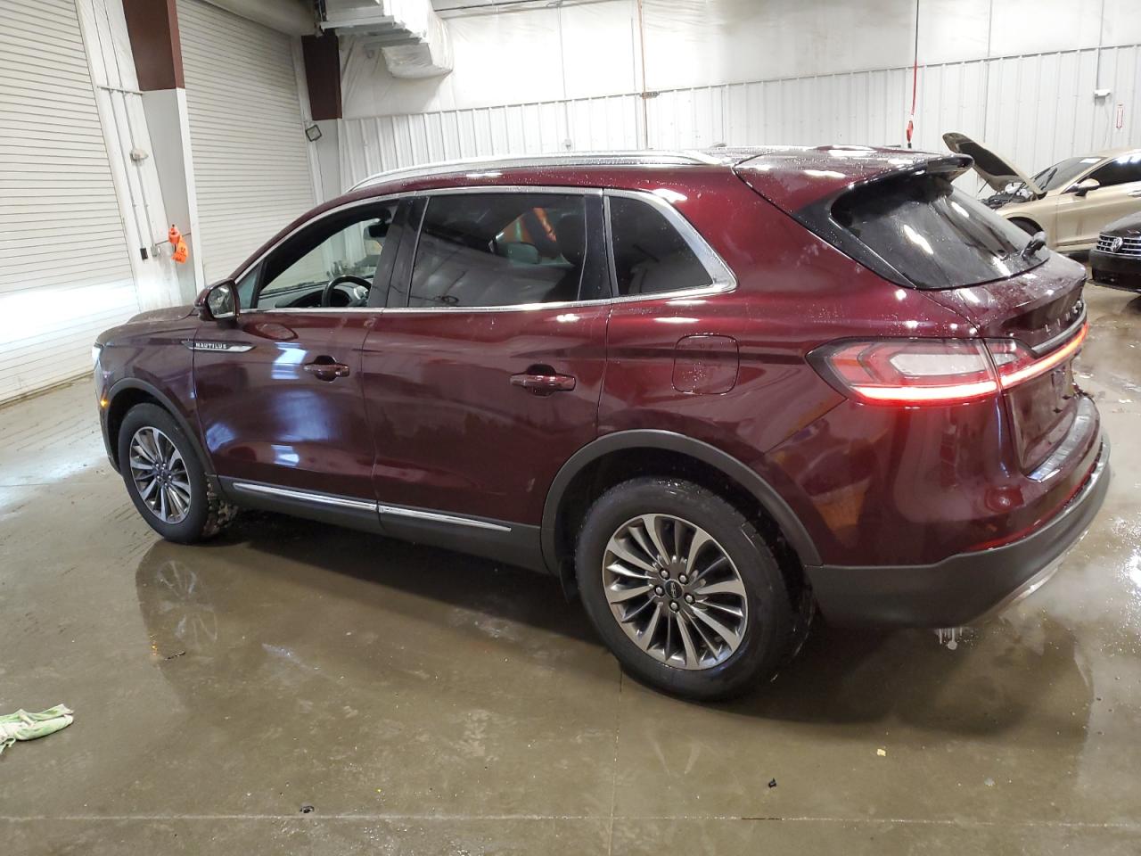 2020 Lincoln Nautilus - Image 2