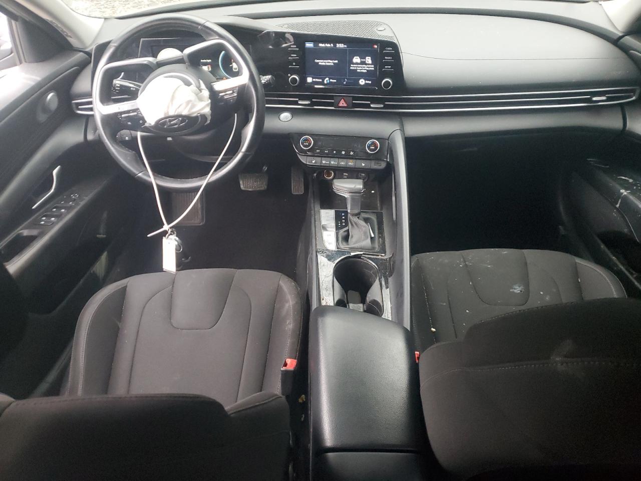 2021 Hyundai Elantra - Image 8