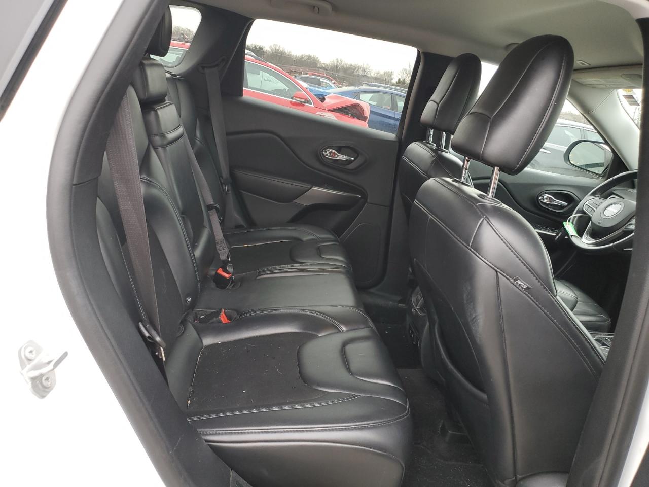 2019 Jeep Grand Cherokee - Image 11